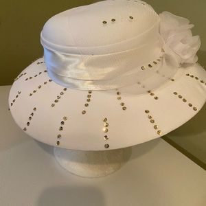 NWT Gorgeous White Church Dress Hat by Donna Vinci